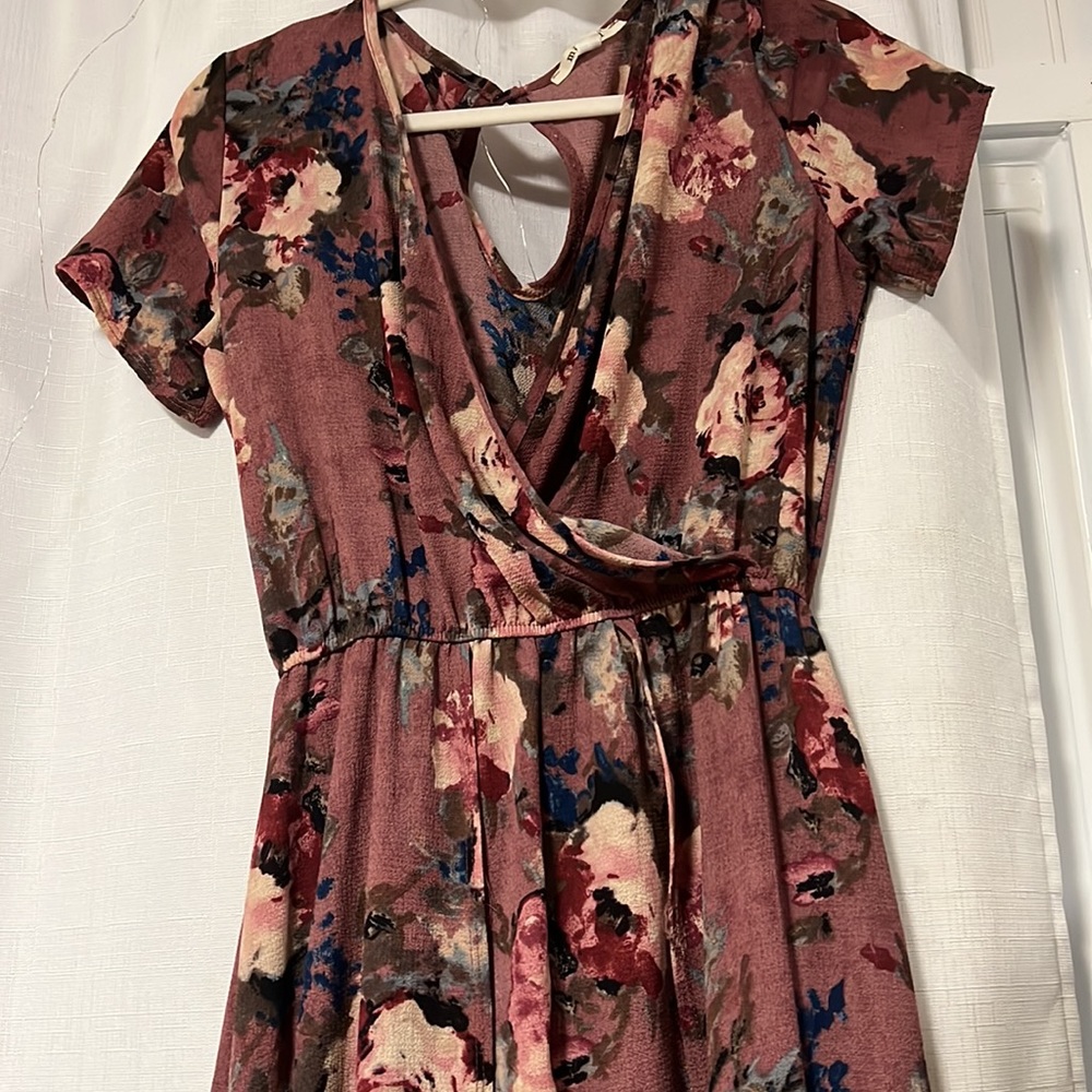 Dress - Picture 2 of 4